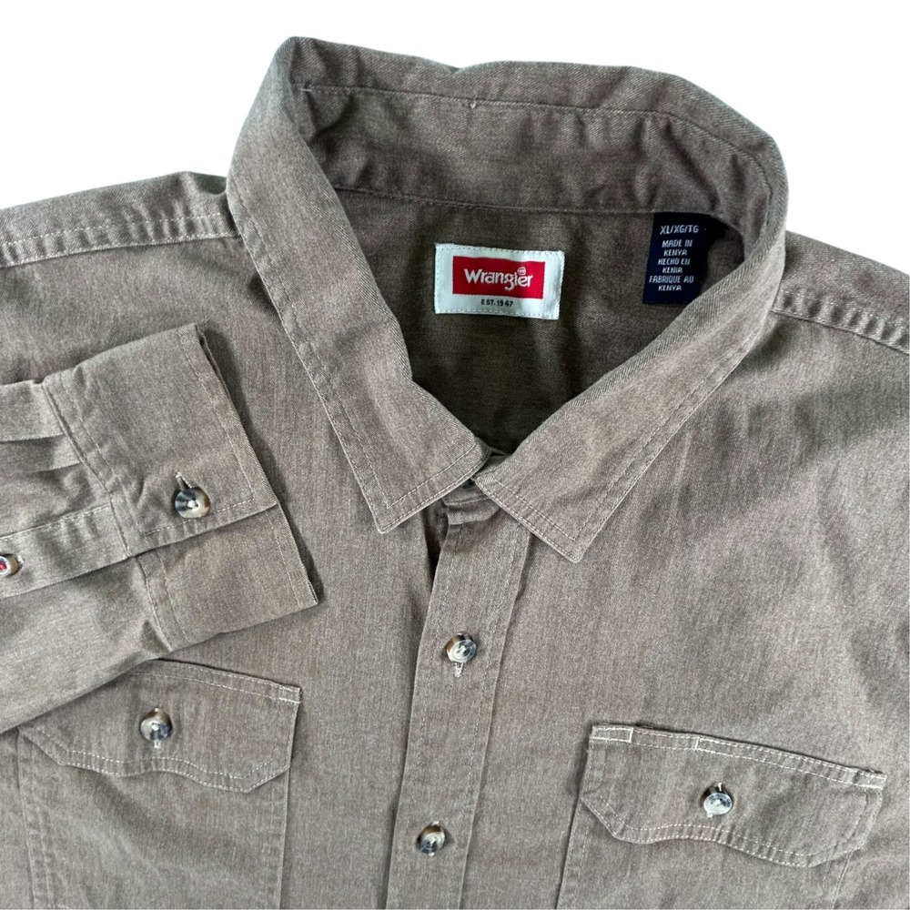 Wrangler Mens XL Brown Long Sleeve Button Down Work Shirt Durable Cotton Blend